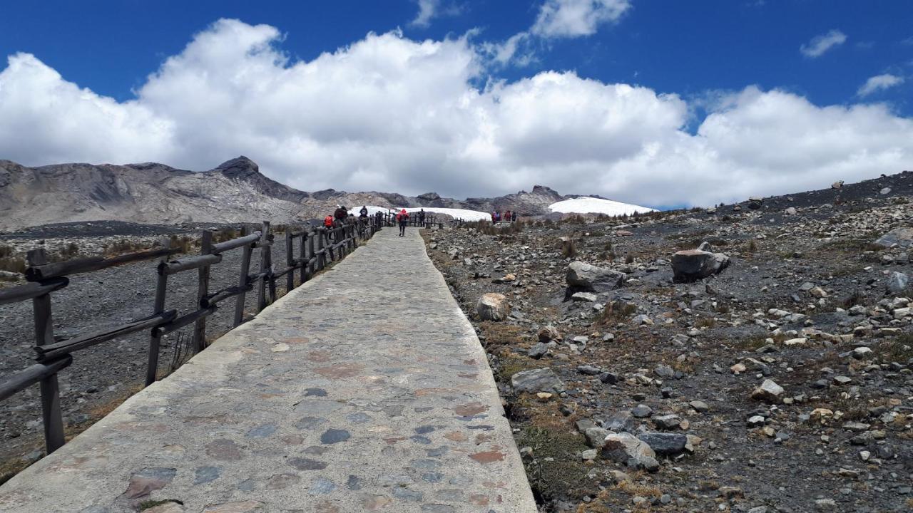 Canshan Lodge Huaraz  Exteriör bild